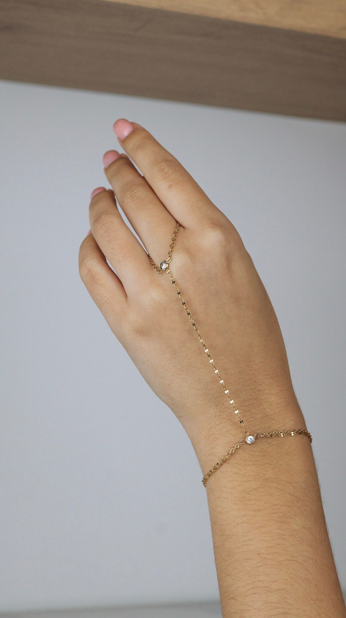 Demi Hand Chain